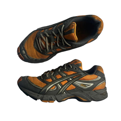 Asics 00s trail running shoes